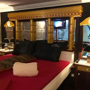 Paradiso Apartment